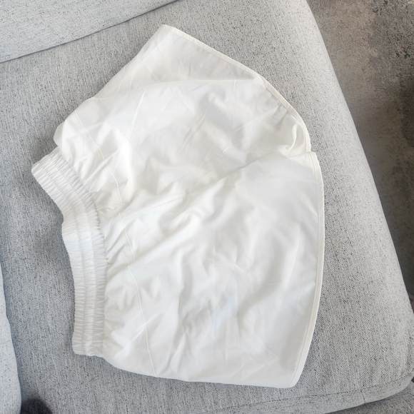 NWT Women's Athletic Shorts in White - Picture 3 of 3